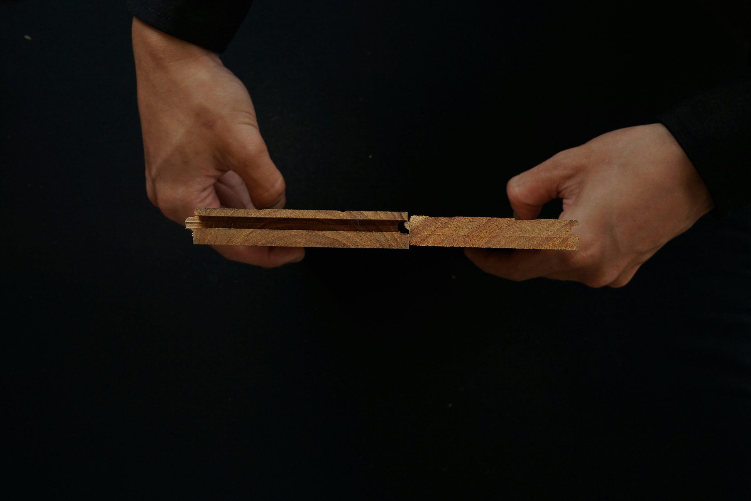 Differenze tra parquet oliato e parquet verniciato: quale scegliere per la tua casa?